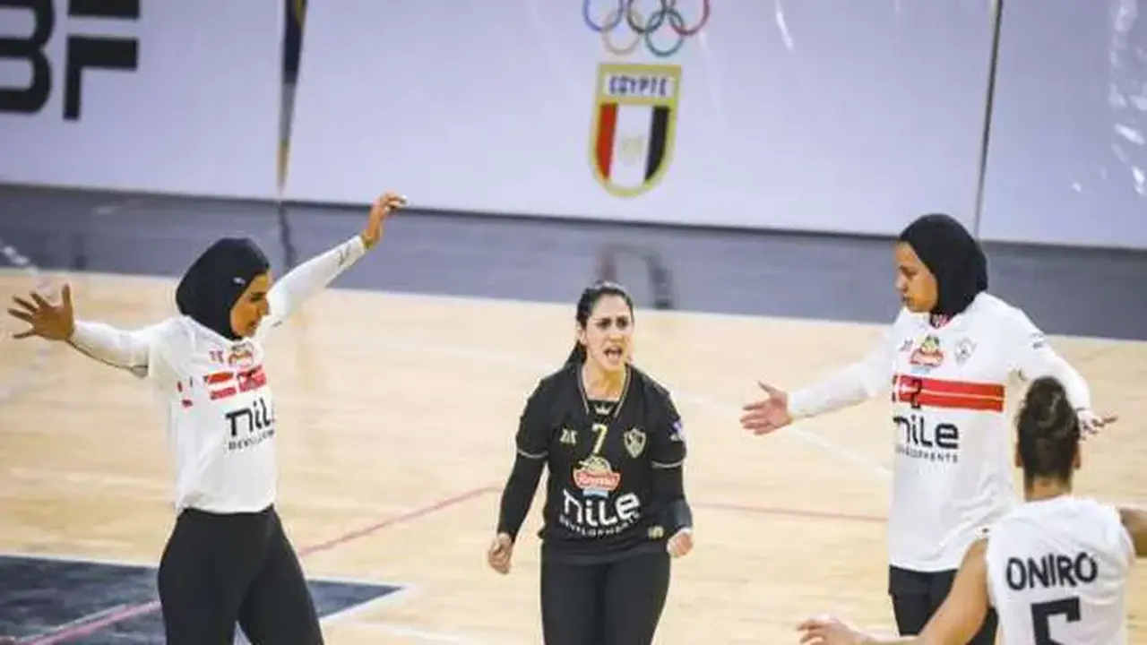 بعثة سيدات طائرة الزمالك تغادر القاهرة للمشاركة في كأس العالم للأندية